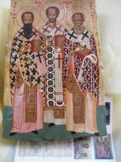 icoana-de-colectie-sfintii-trei-ierarhi-grigore-vasile-si-ioan-pictura-pe-lemn-stil-bizantin-foita-de-aur