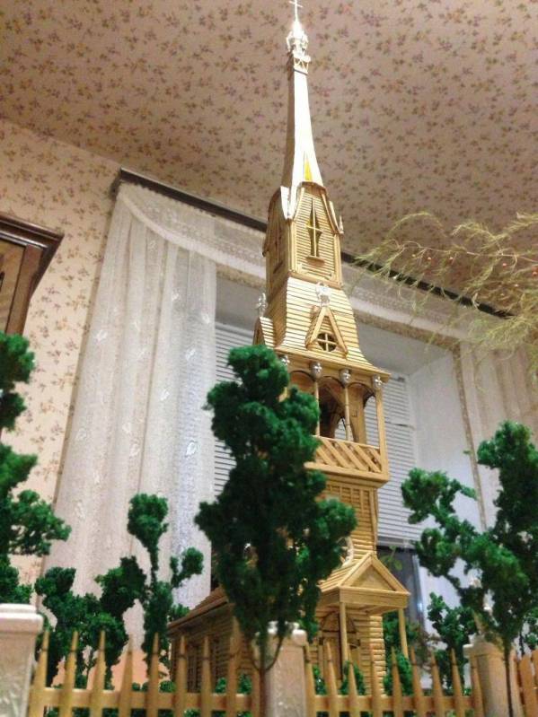 „Macheta Biserica din lemn iluminata” de andrei moldovan
